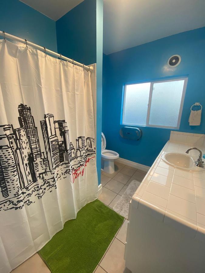 Private Large La Bedroom W Private Half-Bathroom - Ac - Wifi - Private Fridge Near Usc - Exposition Park - Usc Memorial Coliseum - Banc Of California Stadium - Downtown Los Angeles Dtla - University Of Southern California Usc! Bagian luar foto