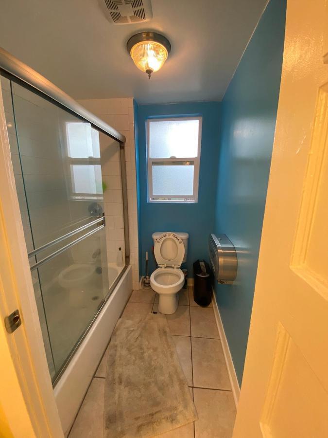 Private Large La Bedroom W Private Half-Bathroom - Ac - Wifi - Private Fridge Near Usc - Exposition Park - Usc Memorial Coliseum - Banc Of California Stadium - Downtown Los Angeles Dtla - University Of Southern California Usc! Bagian luar foto