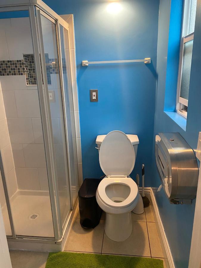 Private Large La Bedroom W Private Half-Bathroom - Ac - Wifi - Private Fridge Near Usc - Exposition Park - Usc Memorial Coliseum - Banc Of California Stadium - Downtown Los Angeles Dtla - University Of Southern California Usc! Bagian luar foto