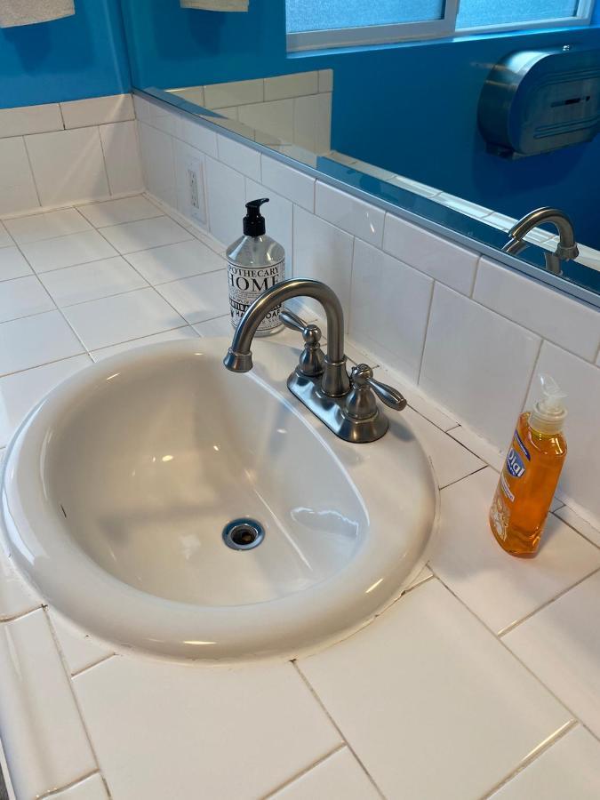 Private Large La Bedroom W Private Half-Bathroom - Ac - Wifi - Private Fridge Near Usc - Exposition Park - Usc Memorial Coliseum - Banc Of California Stadium - Downtown Los Angeles Dtla - University Of Southern California Usc! Bagian luar foto